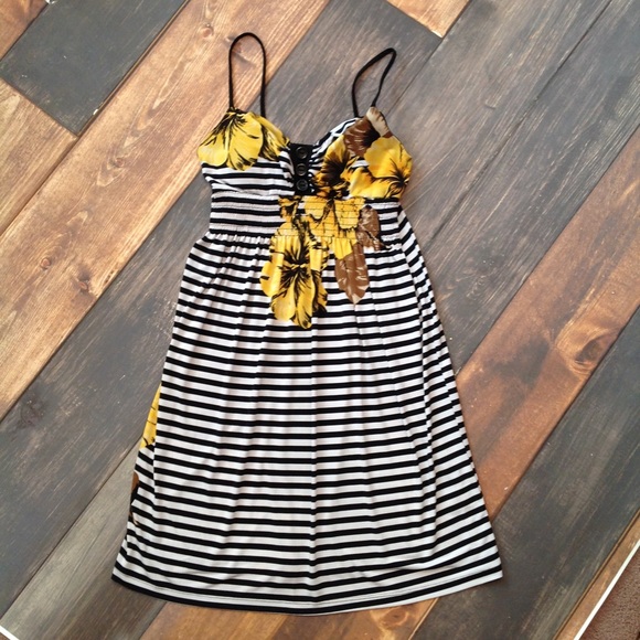 Sweet Storm Dresses & Skirts - Sweet Storm Striped & Floral Dress✨Size Small